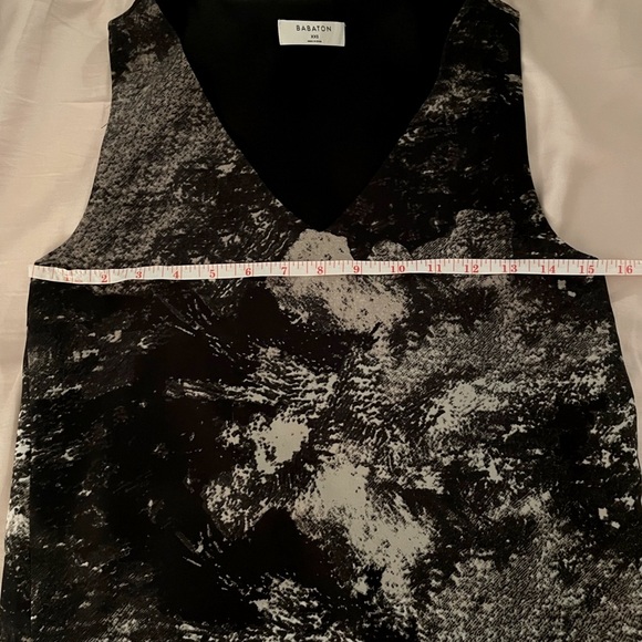 COPY - Aritzia Babaton Crop Sleeveless Blouse - Picture 5 of 5